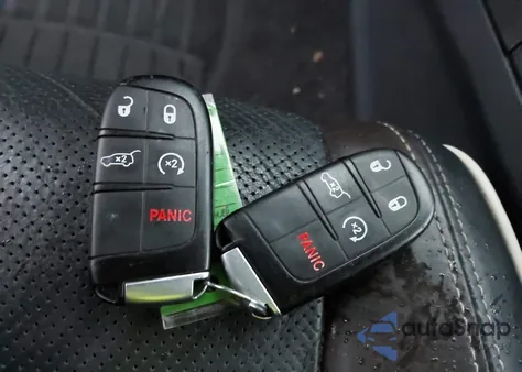 2016 Jeep Grand Cherokee Overland из США, поврежденный, VIN 1C4RJFCT2GC340093